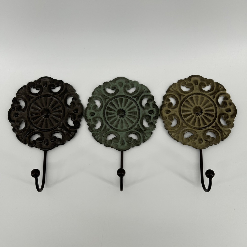 New View Gifts Triple Medallion Metal Wall Mount 3 Hook Rustic Decor Farmhouse